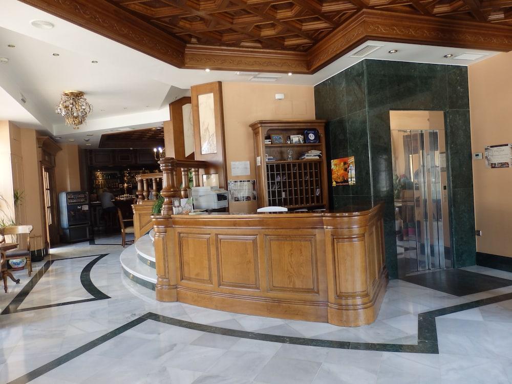 Hotel Aranda Aranda de Duero Buitenkant foto