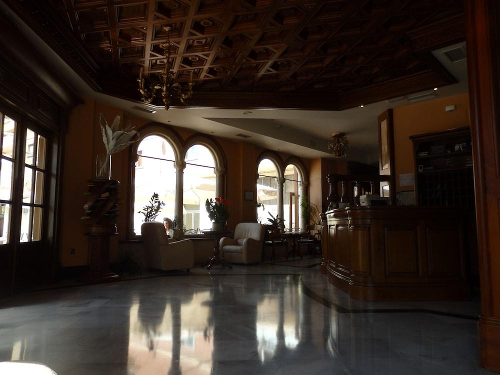 Hotel Aranda Aranda de Duero Buitenkant foto