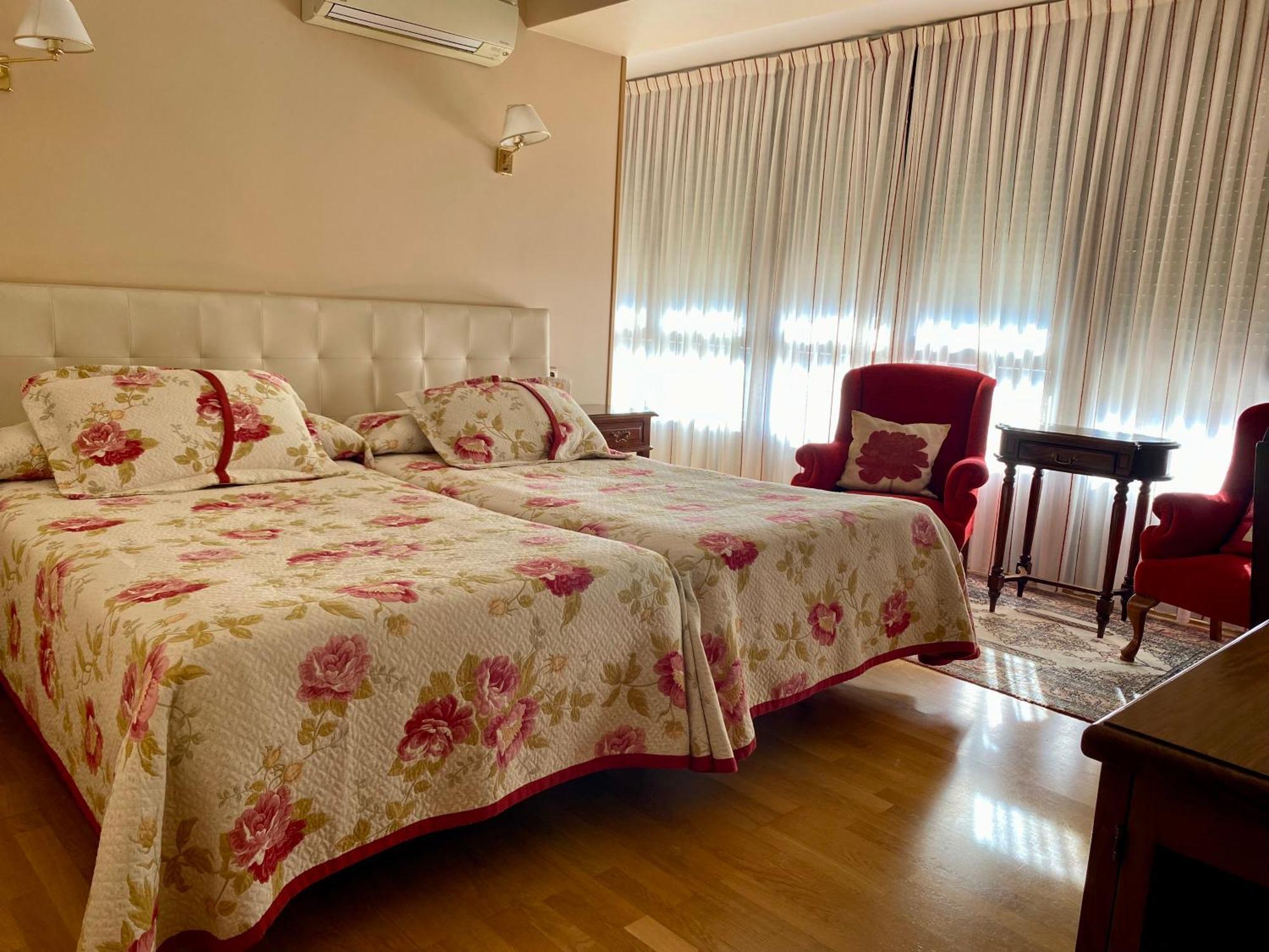 Hotel Aranda Aranda de Duero Buitenkant foto